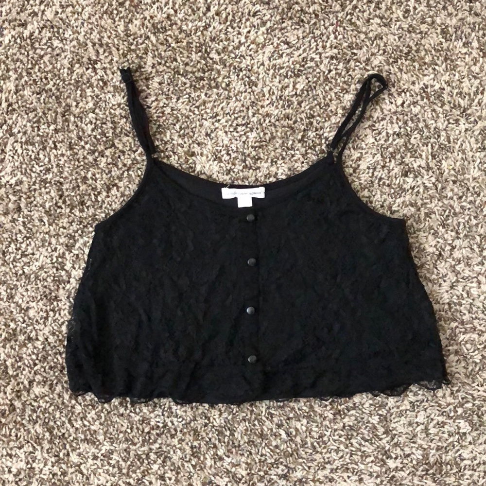 black flowy crop tank